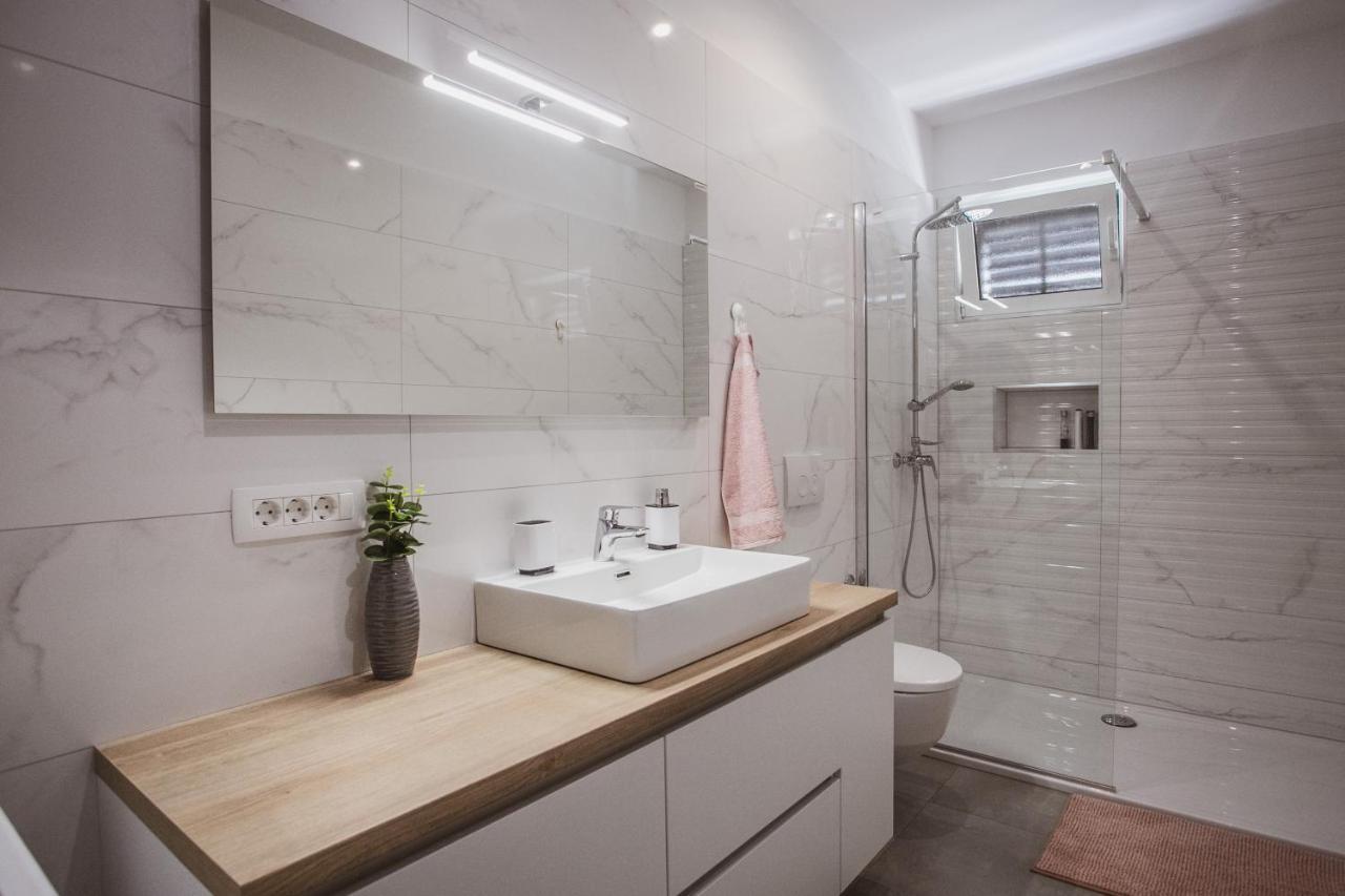 Comfort Sea View Apartment Dugi Rat Εξωτερικό φωτογραφία